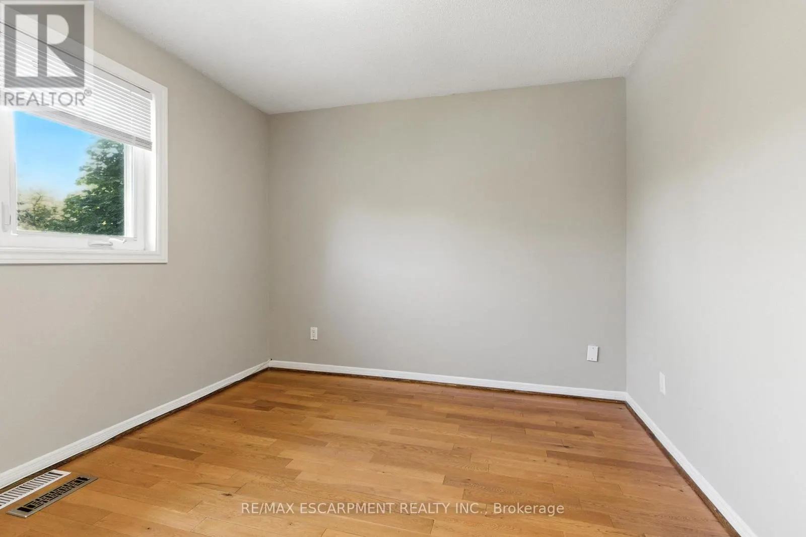 1624 GALLANT DRIVE
