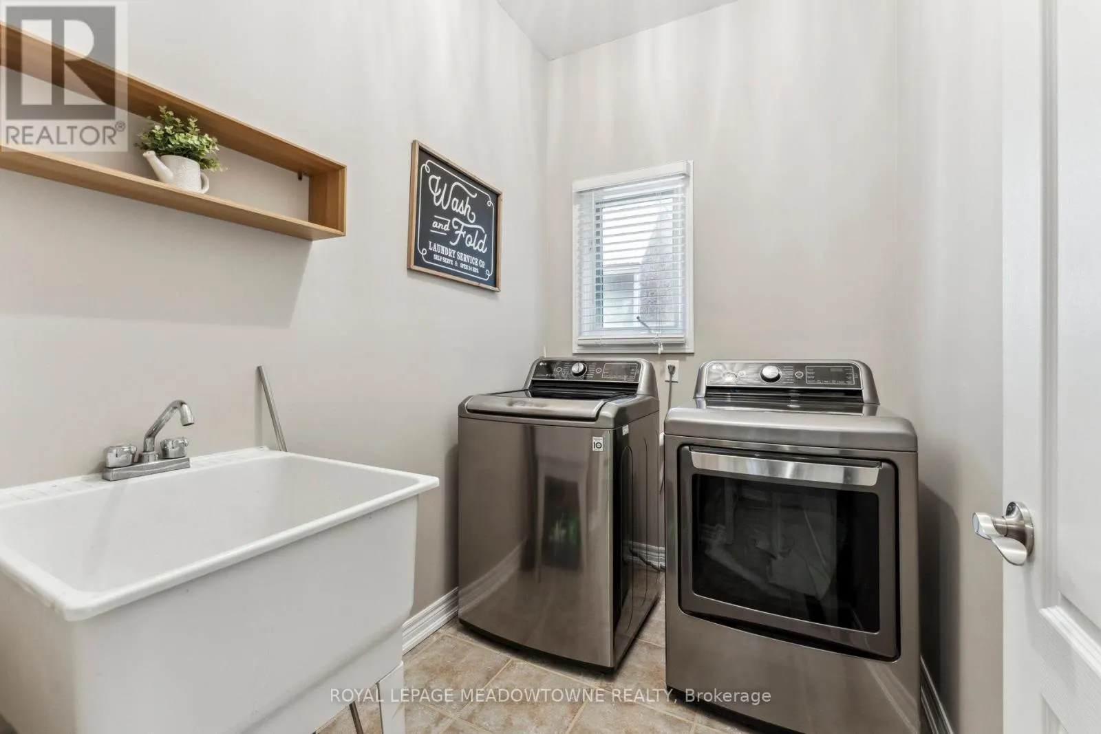 1186 EZARD CRESCENT