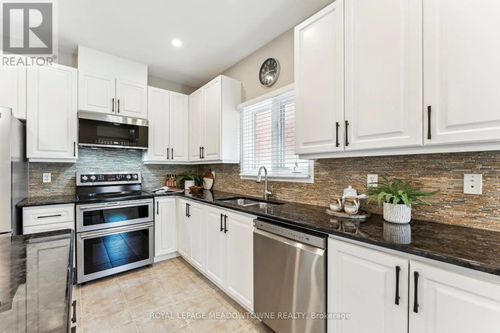 1186 EZARD CRESCENT