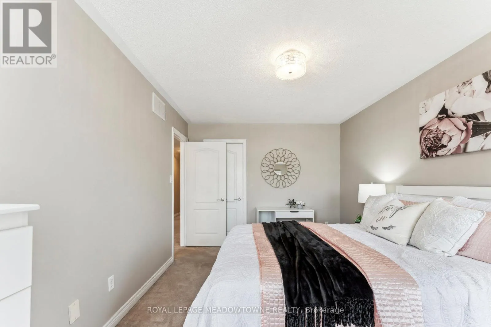 1186 EZARD CRESCENT