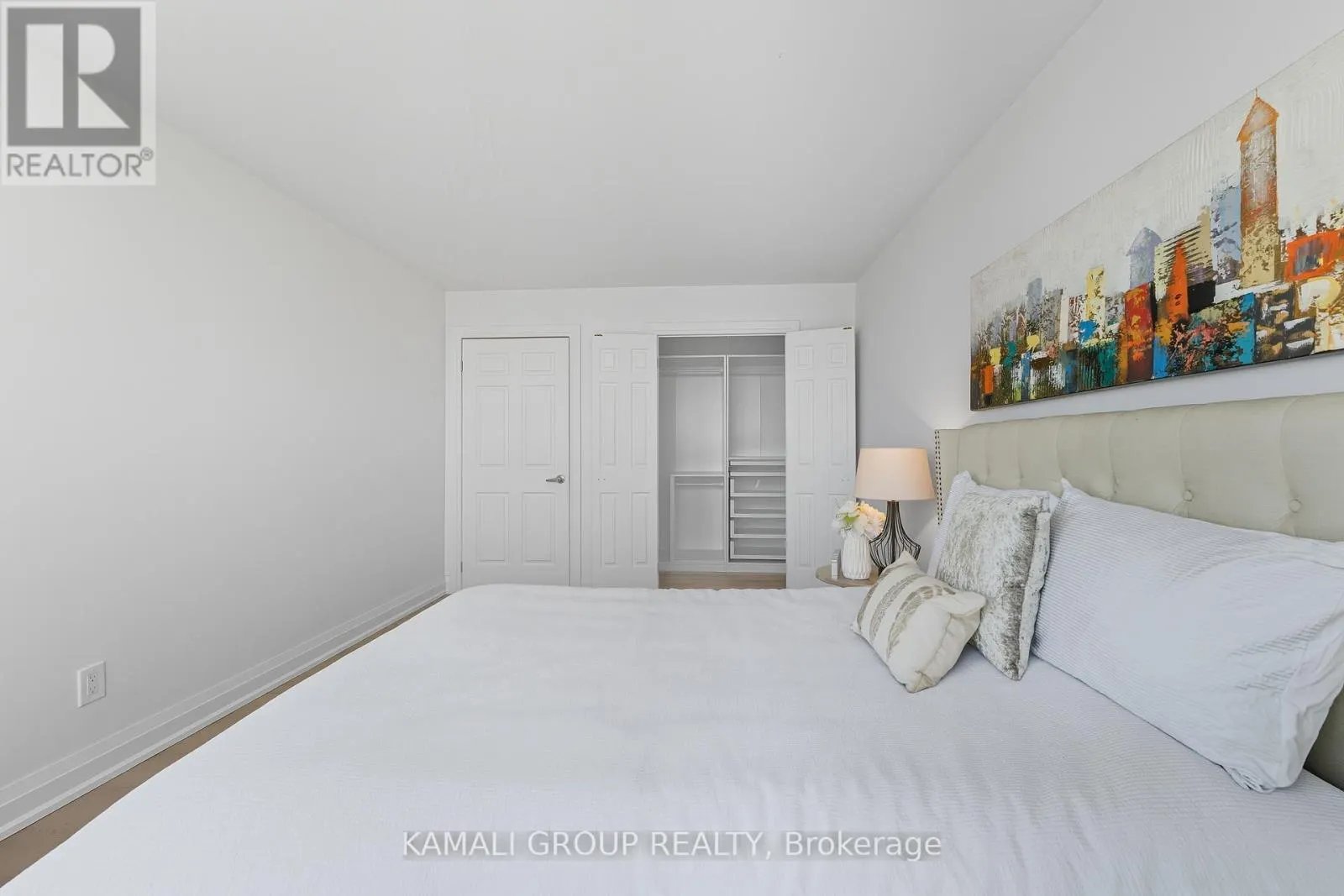 1405 - 2285 LAKE SHORE BOULEVARD W
