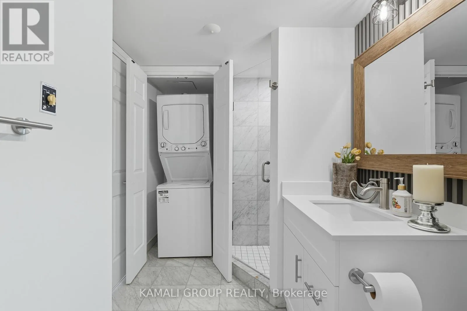 1405 - 2285 LAKE SHORE BOULEVARD W