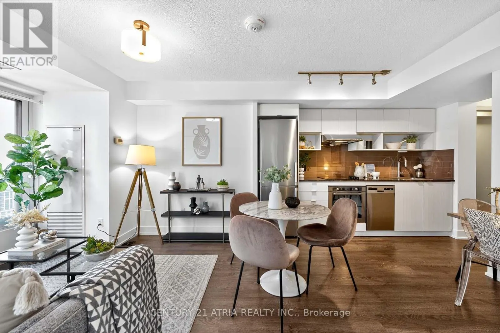1805 - 7 MABELLE AVENUE