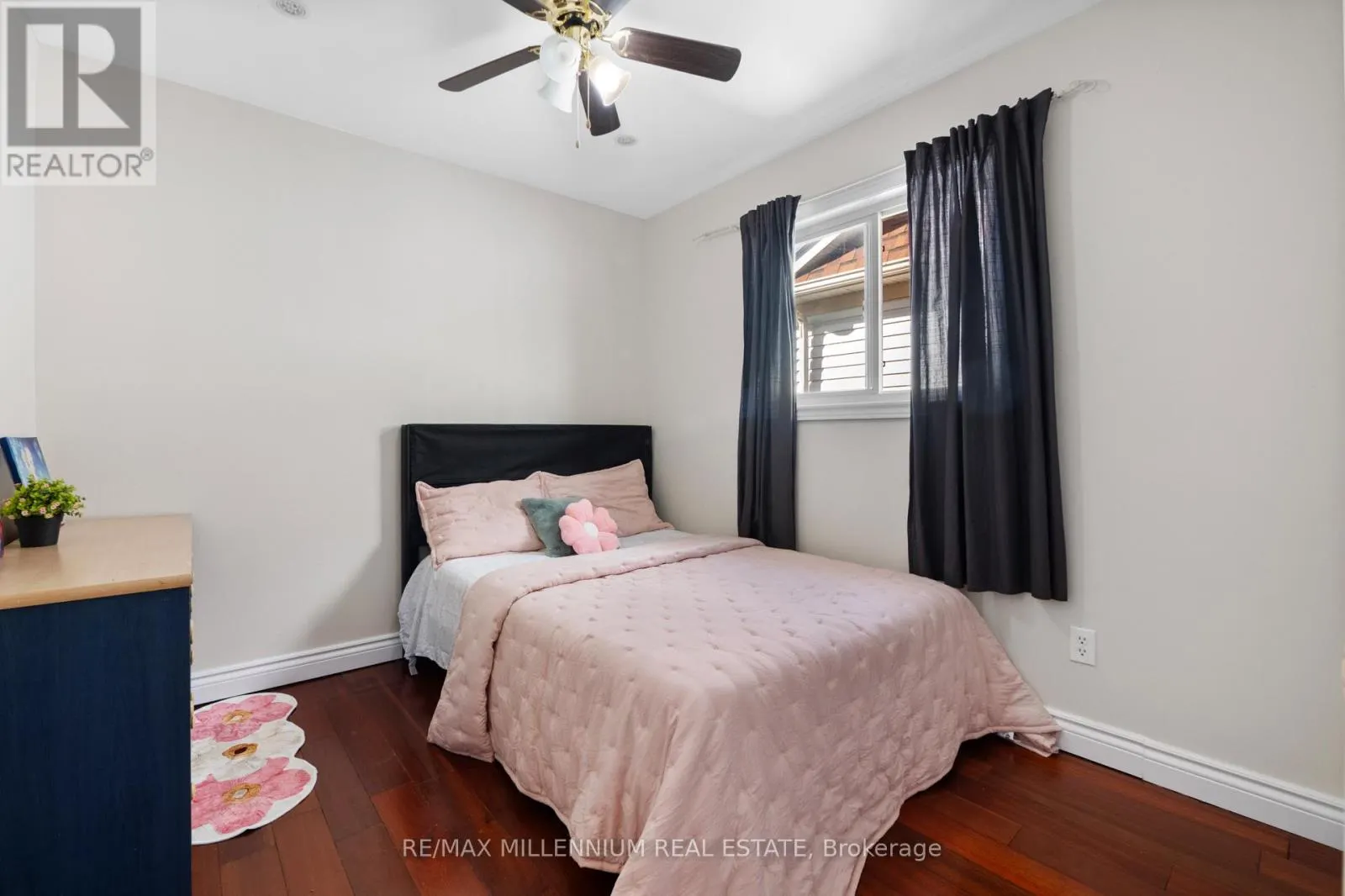 19 EARL GREY CRESCENT