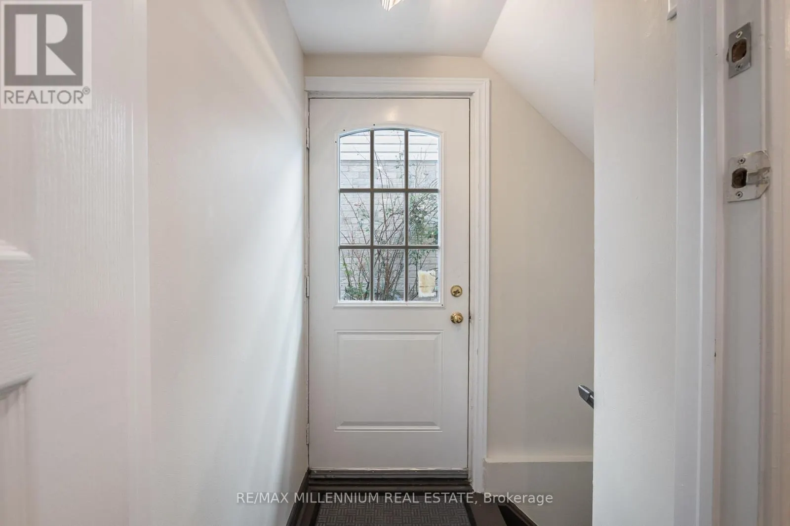 19 EARL GREY CRESCENT
