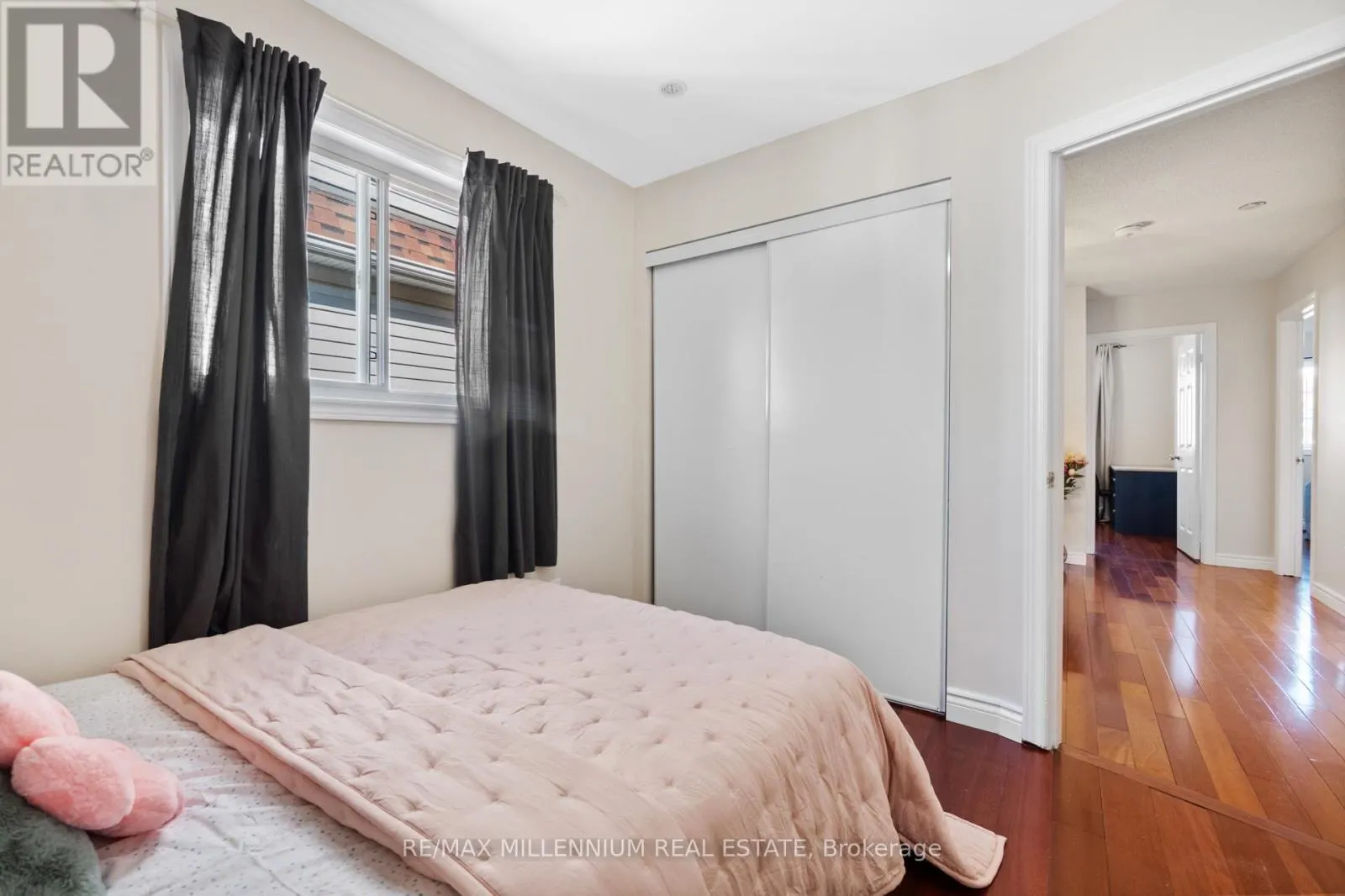 19 EARL GREY CRESCENT