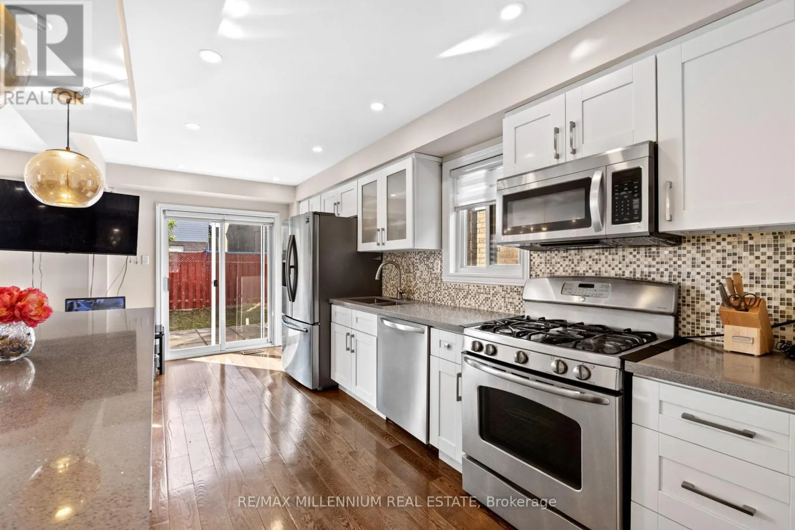 19 EARL GREY CRESCENT