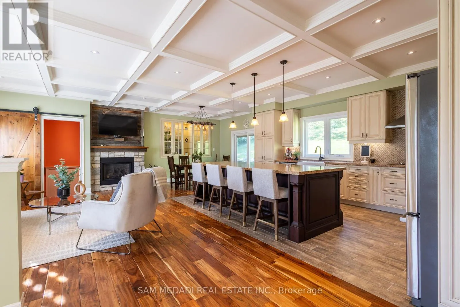 395 KING STREET E