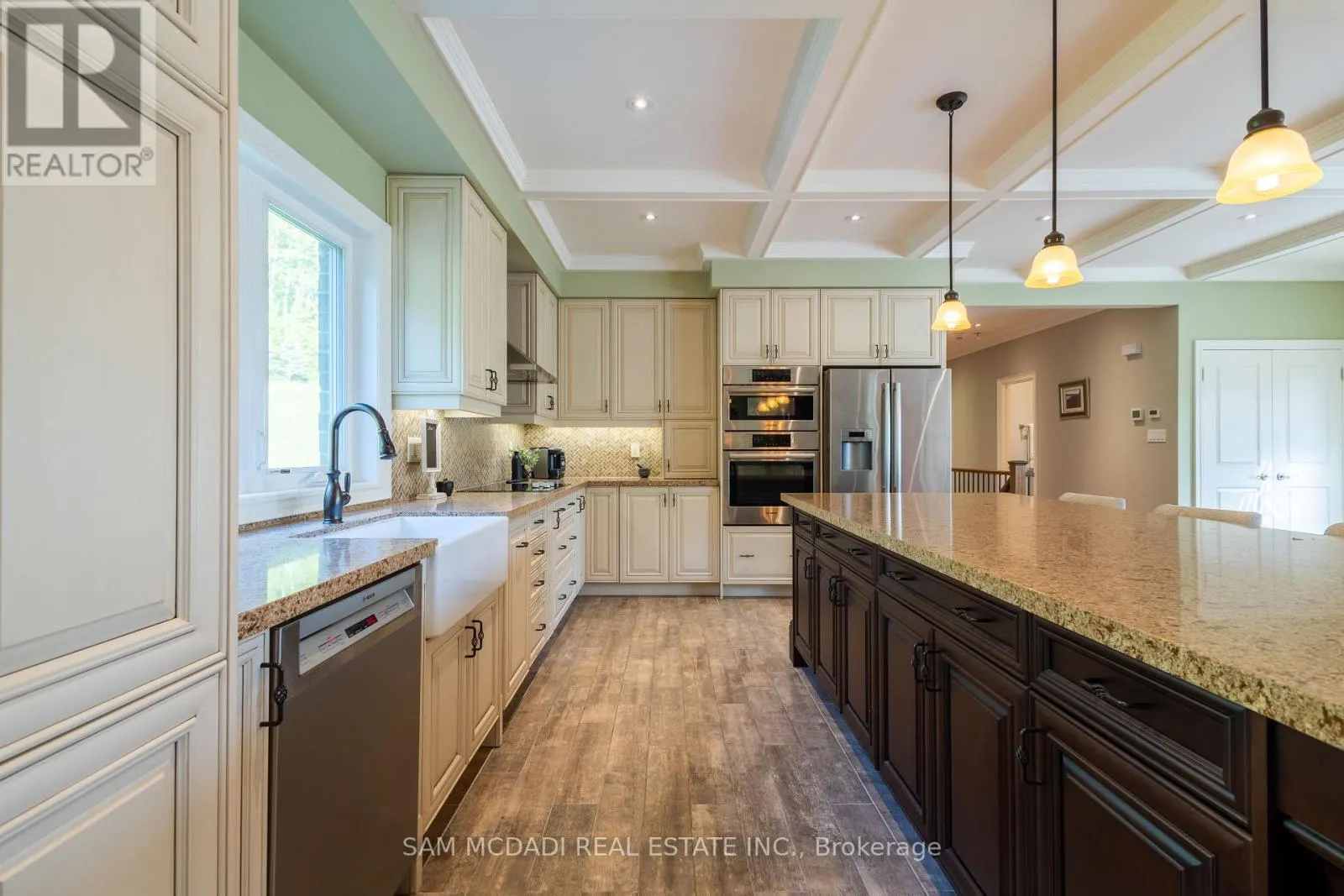395 KING STREET E