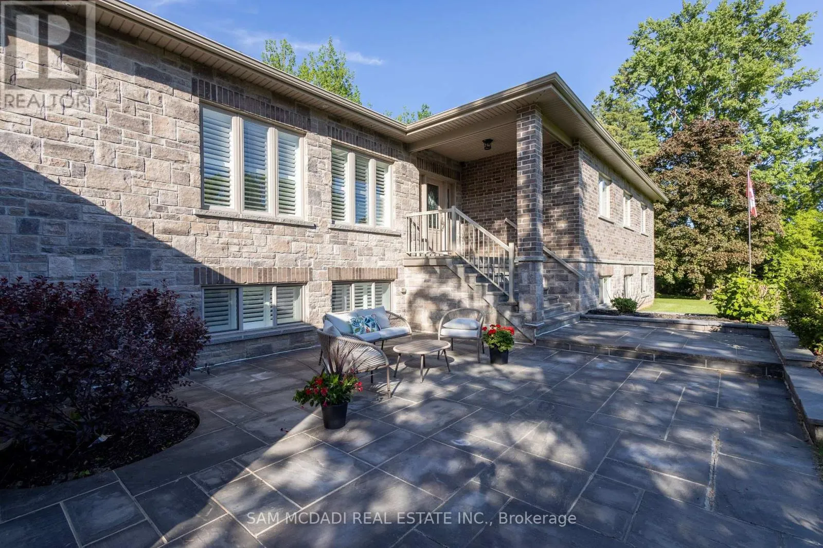 395 KING STREET E