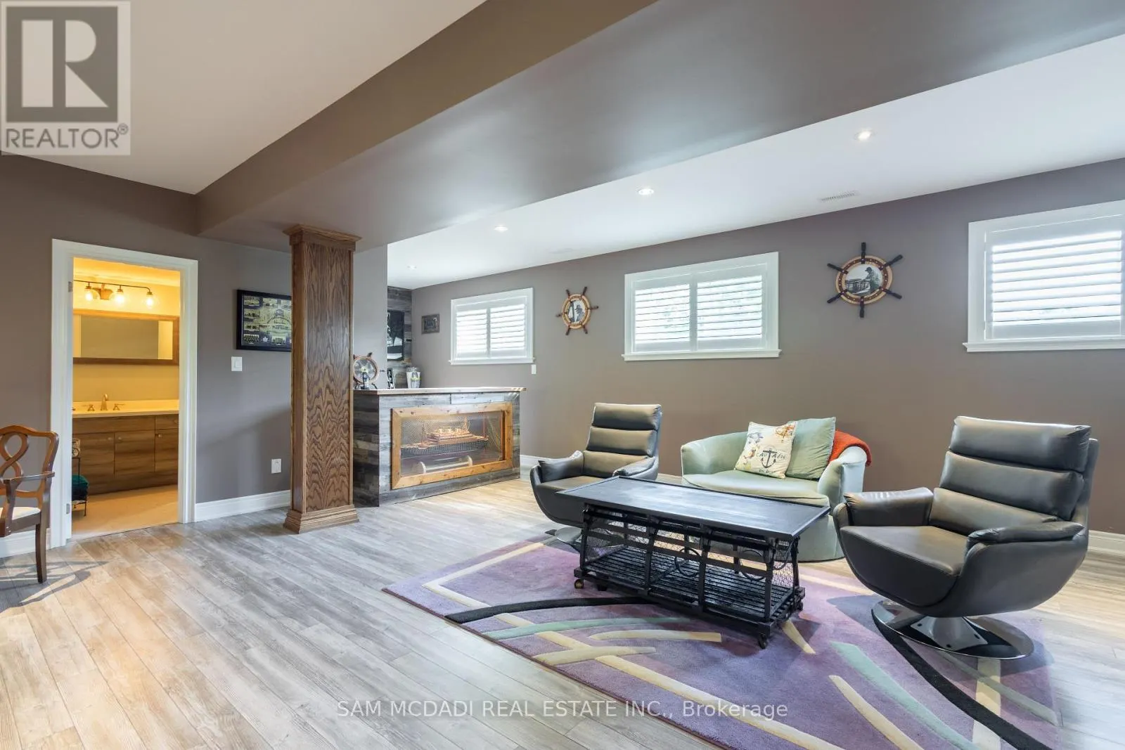 395 KING STREET E
