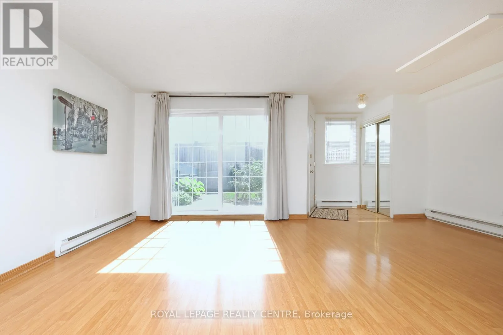 183 - 1055 DUNDAS STREET E