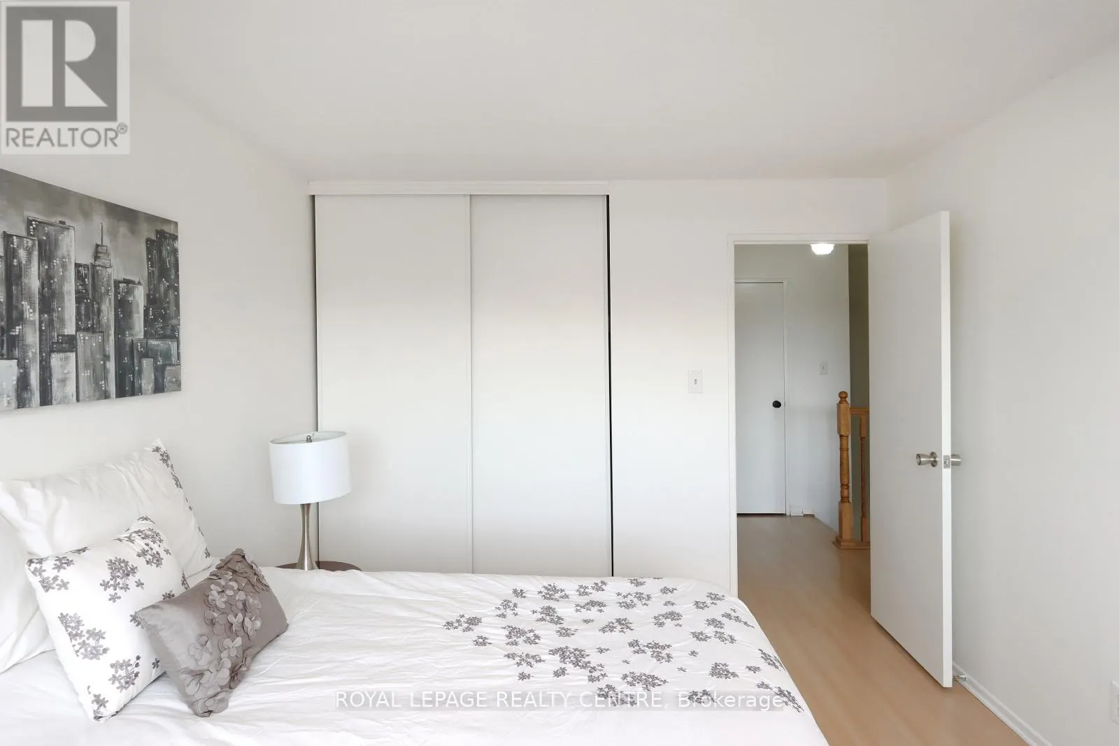 183 - 1055 DUNDAS STREET E