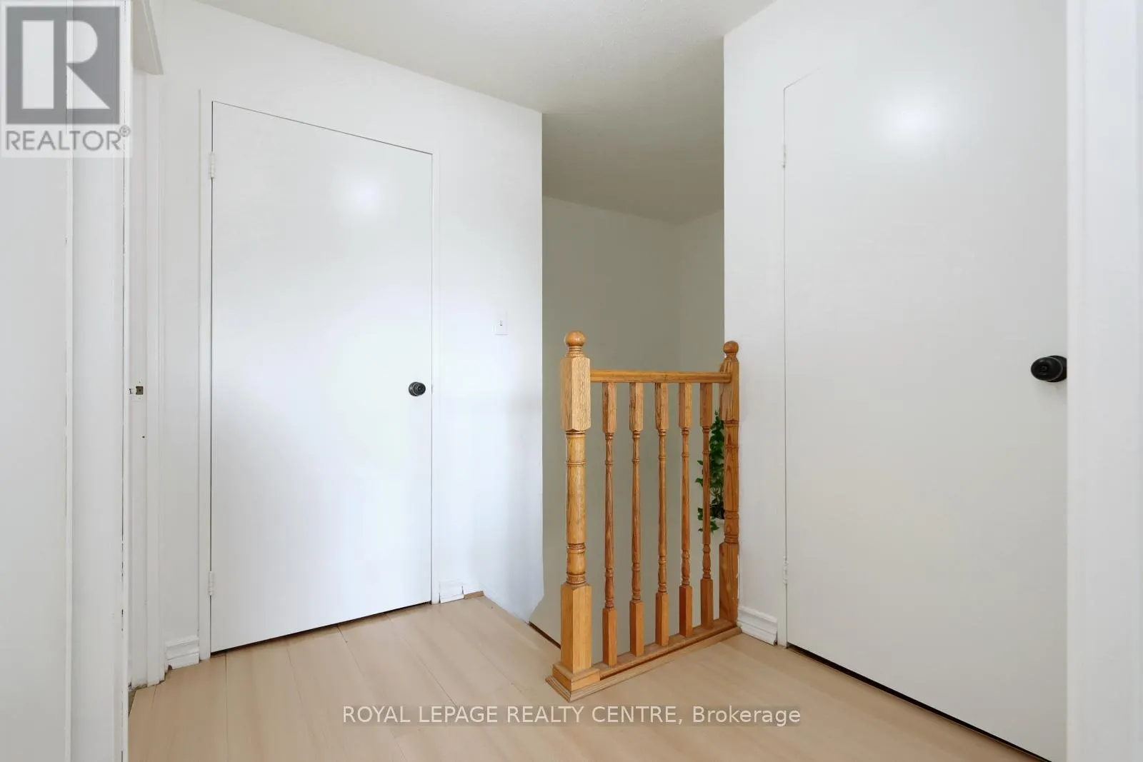 183 - 1055 DUNDAS STREET E
