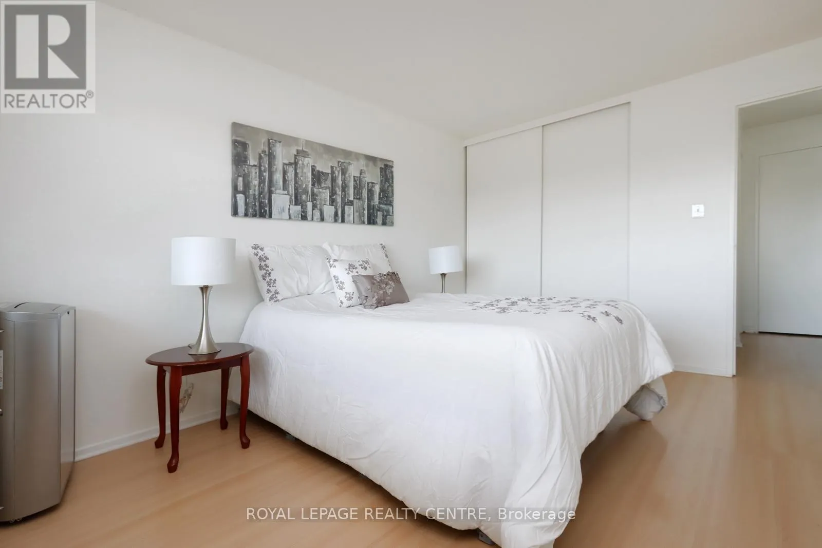 183 - 1055 DUNDAS STREET E