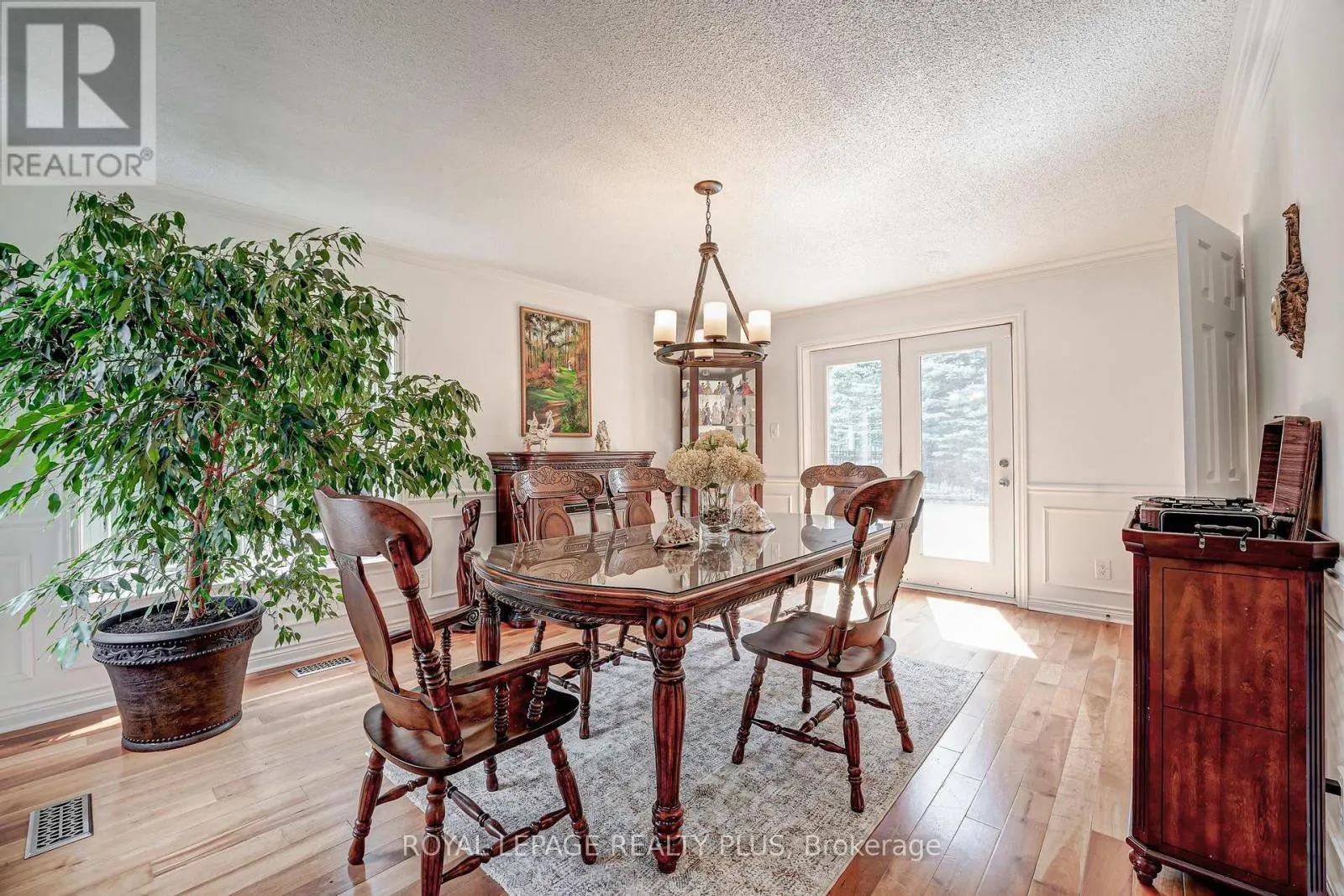 5 COATES HILL COURT