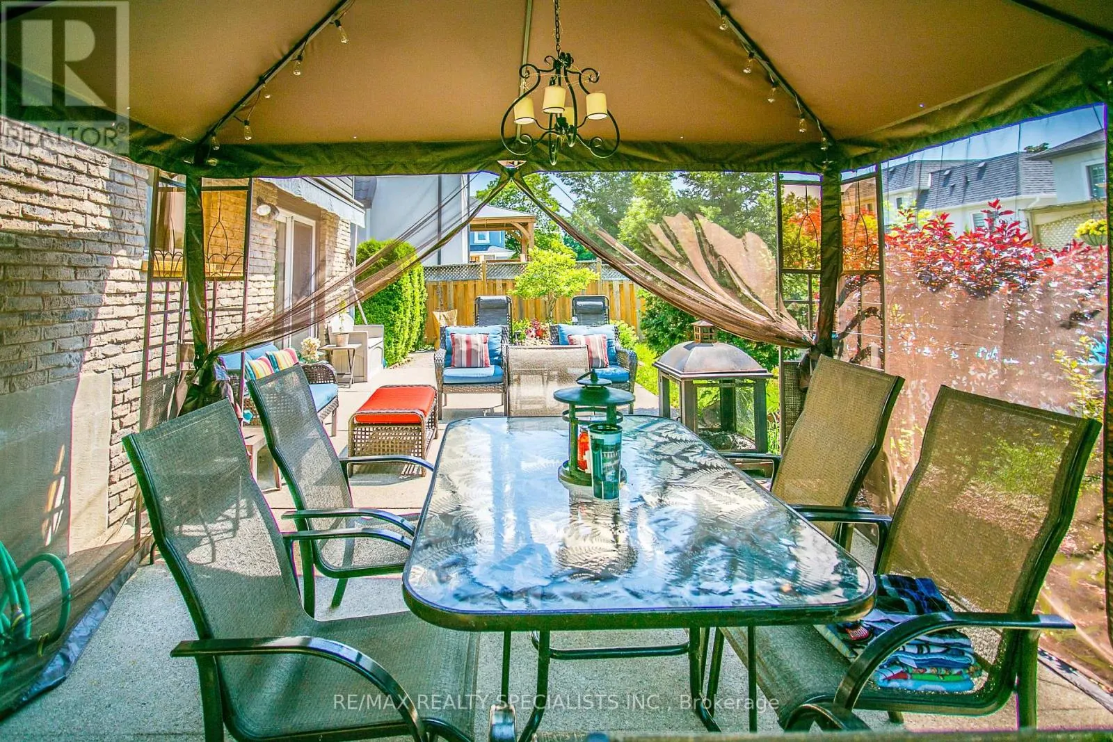 2422 VENTURA DRIVE