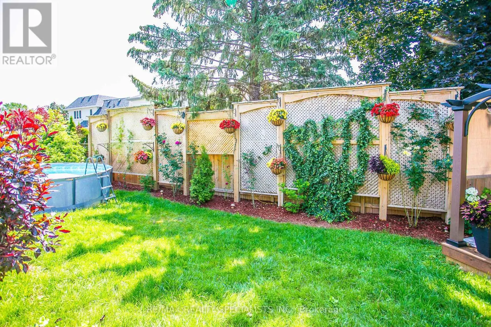 2422 VENTURA DRIVE