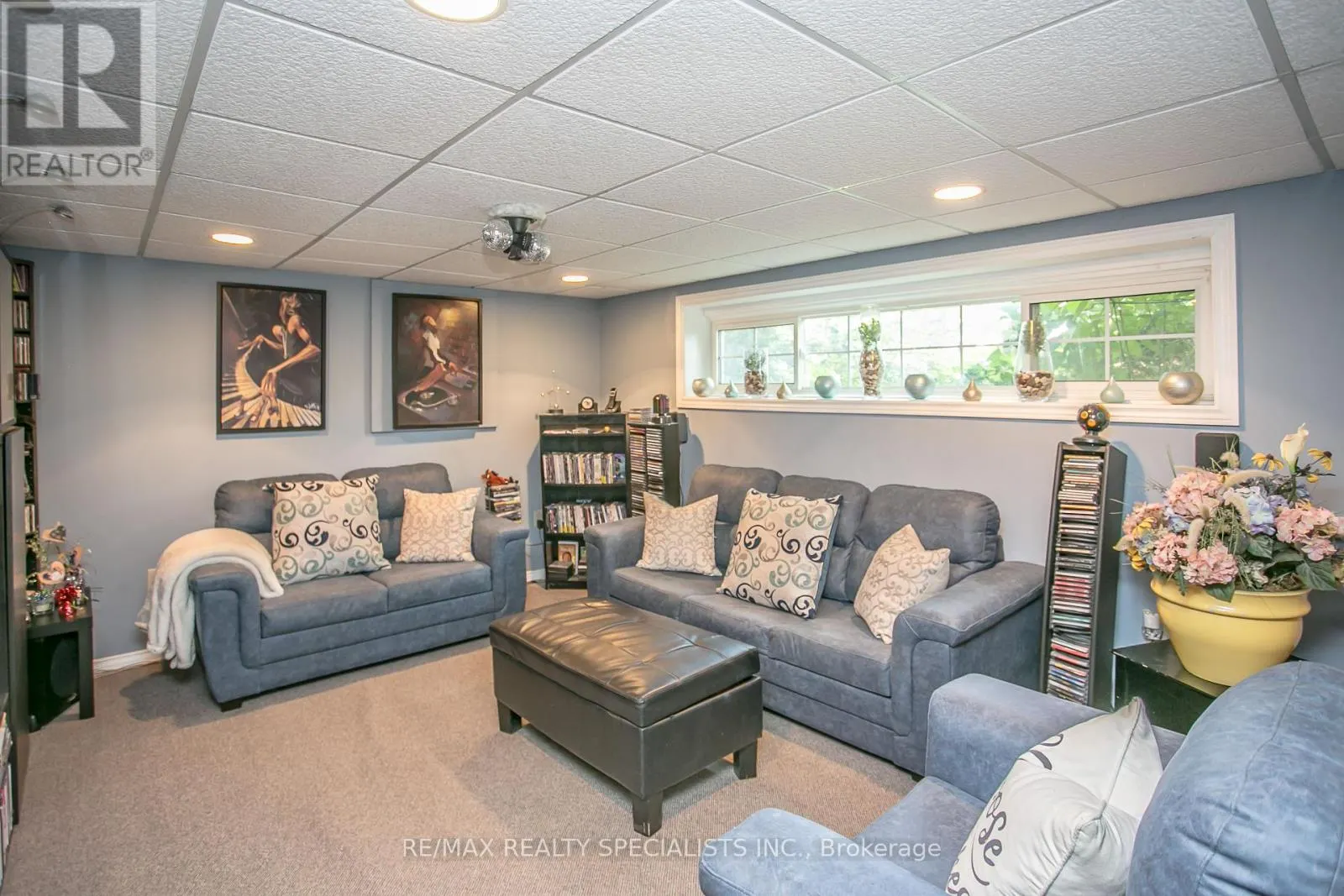 2422 VENTURA DRIVE