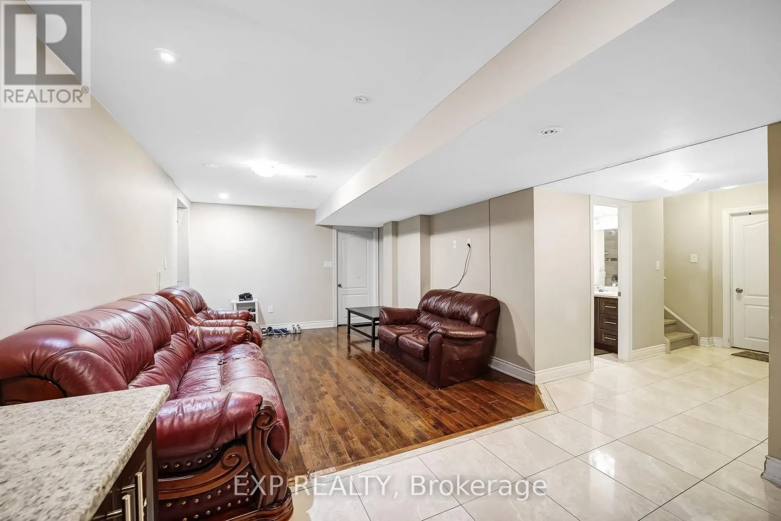BASEMENT APT - 50 MARBLESEED CRESCENT