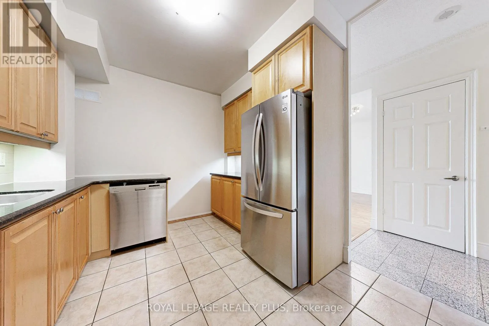 3008 - 3880 DUKE OF YORK BOULEVARD