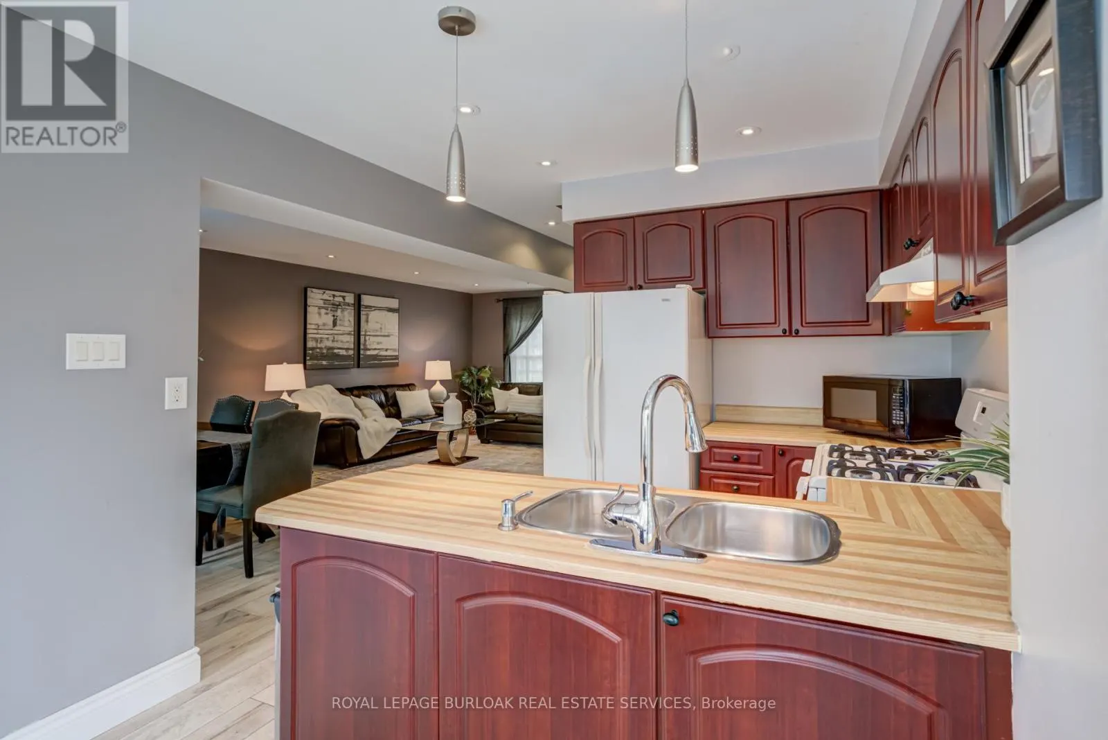 2055 HUNTERS WOOD DRIVE
