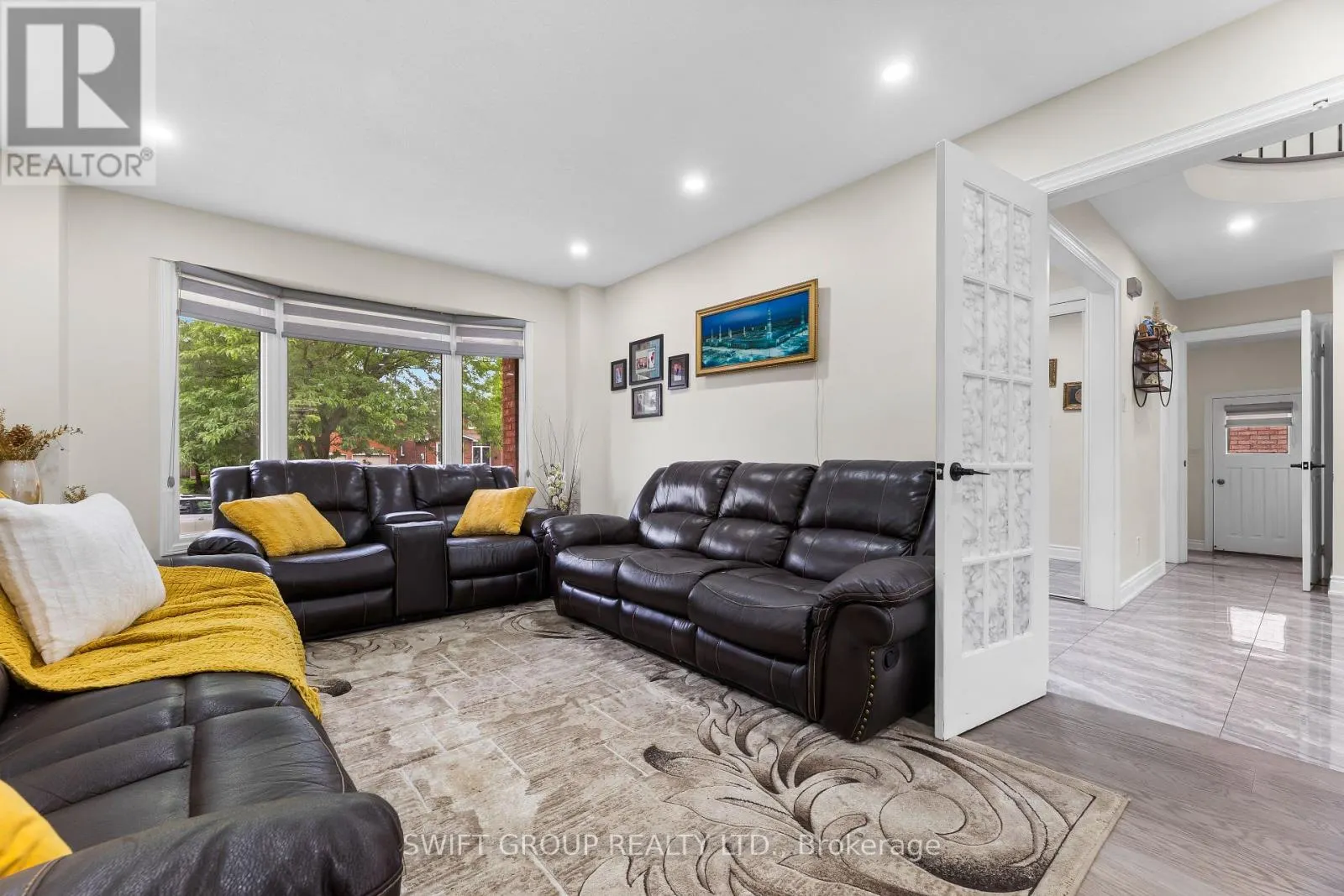 82 FLOWERTOWN AVENUE