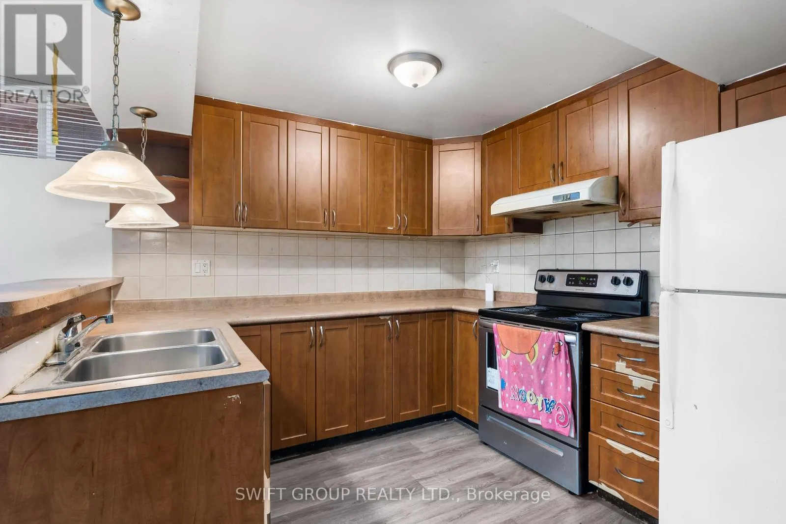 82 FLOWERTOWN AVENUE