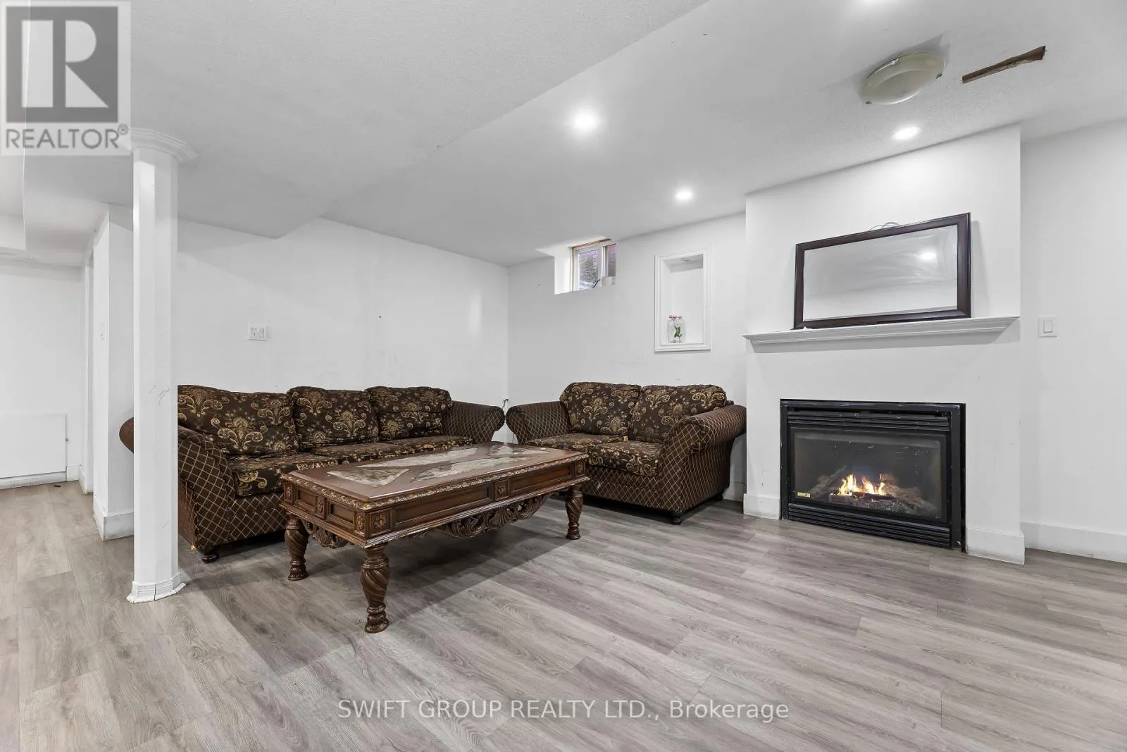 82 FLOWERTOWN AVENUE