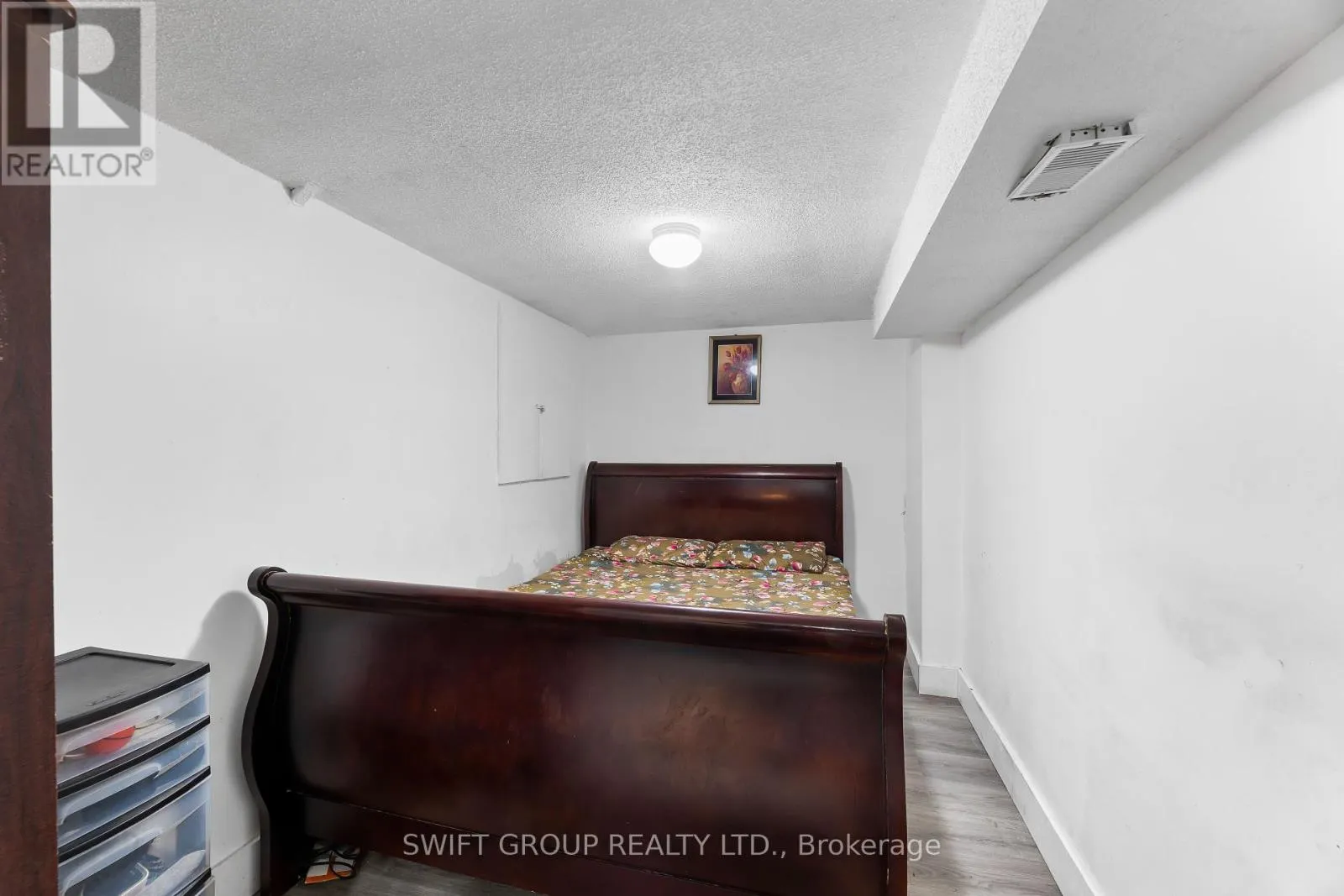 82 FLOWERTOWN AVENUE