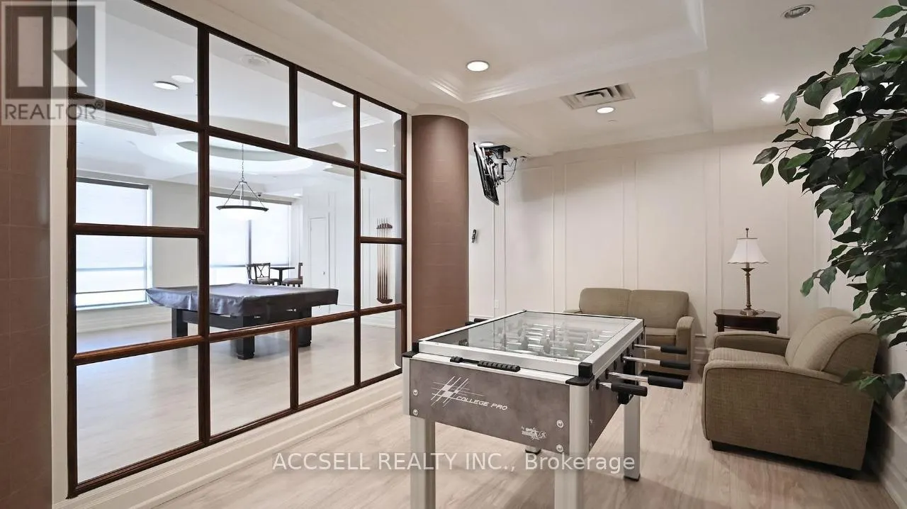 1816 - 5233 DUNDAS STREET W