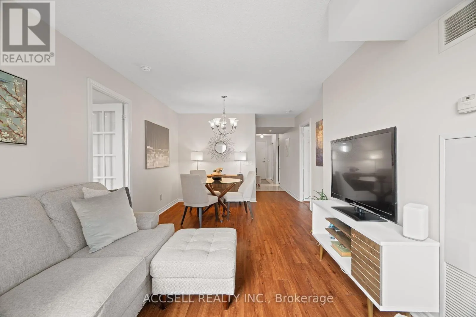 1816 - 5233 DUNDAS STREET W
