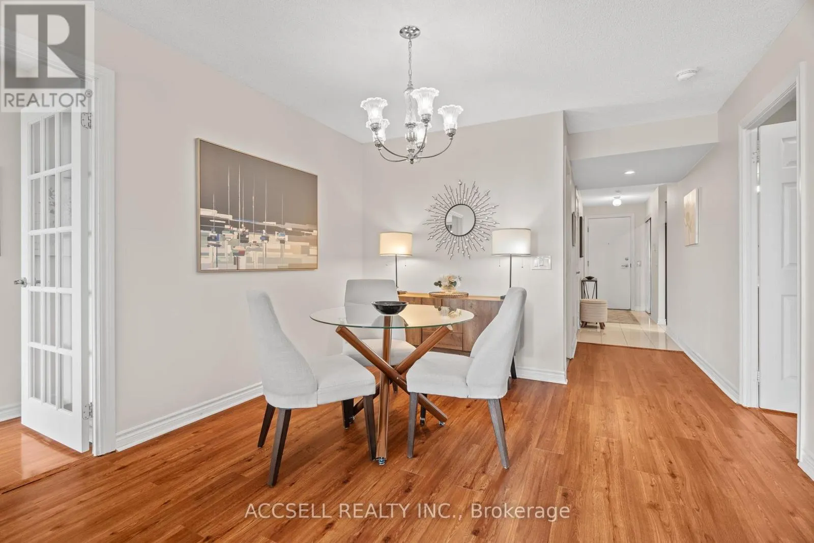 1816 - 5233 DUNDAS STREET W