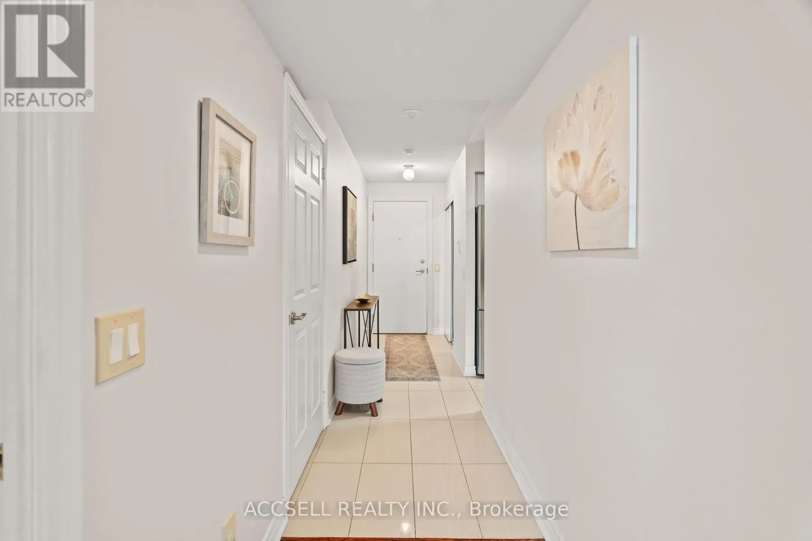1816 - 5233 DUNDAS STREET W