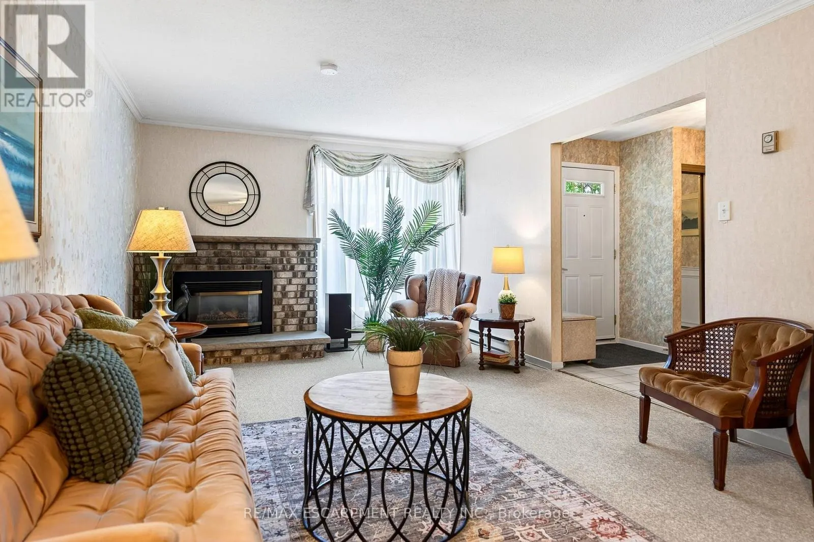4 - 1552 KERNS ROAD