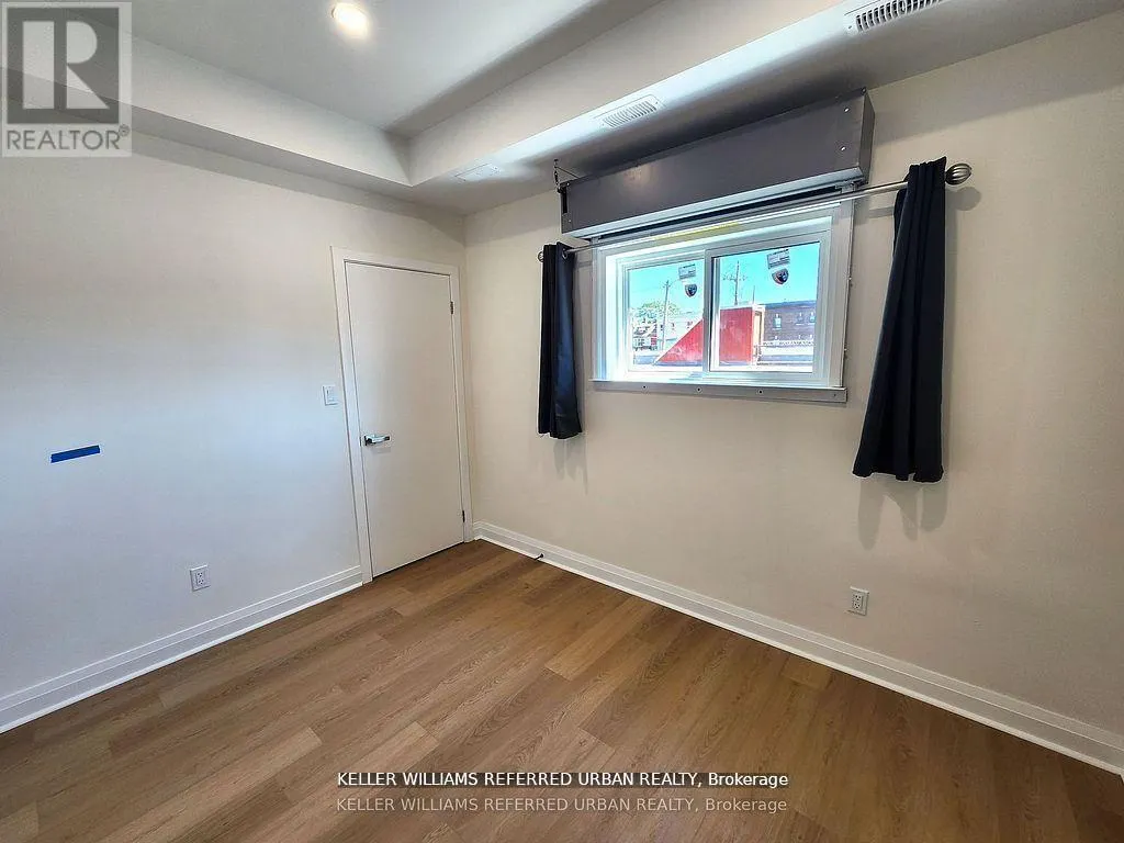 3 - 998 BLOOR STREET W