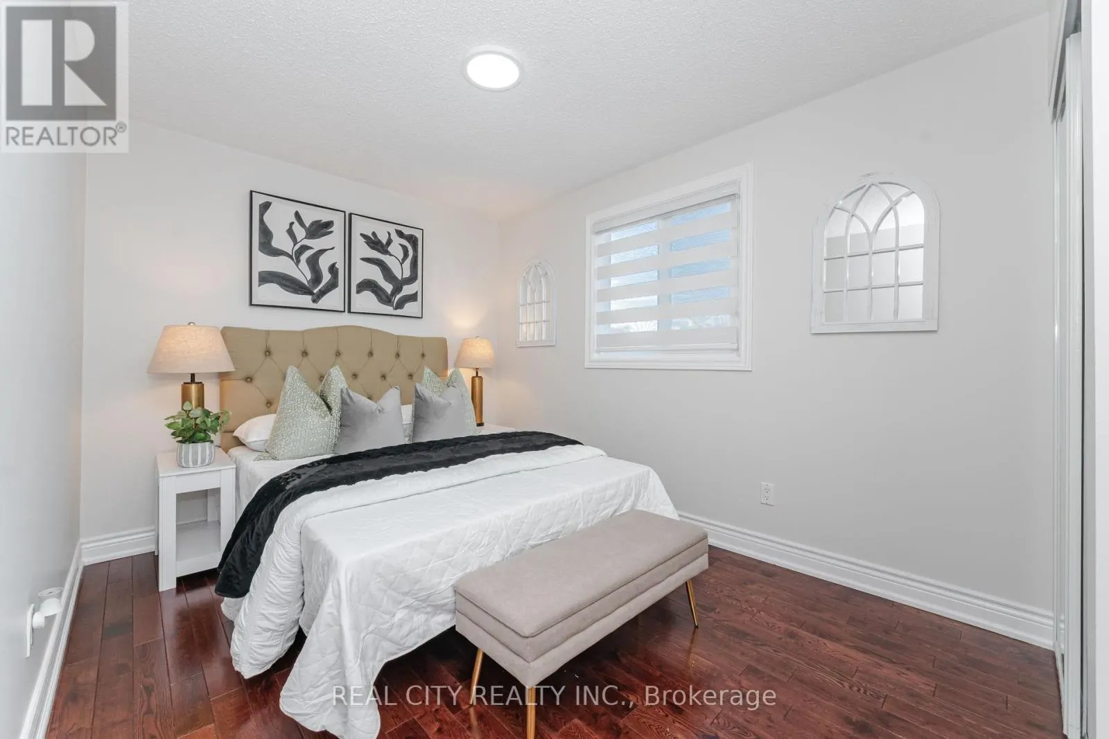 36 JEREMY PLACE