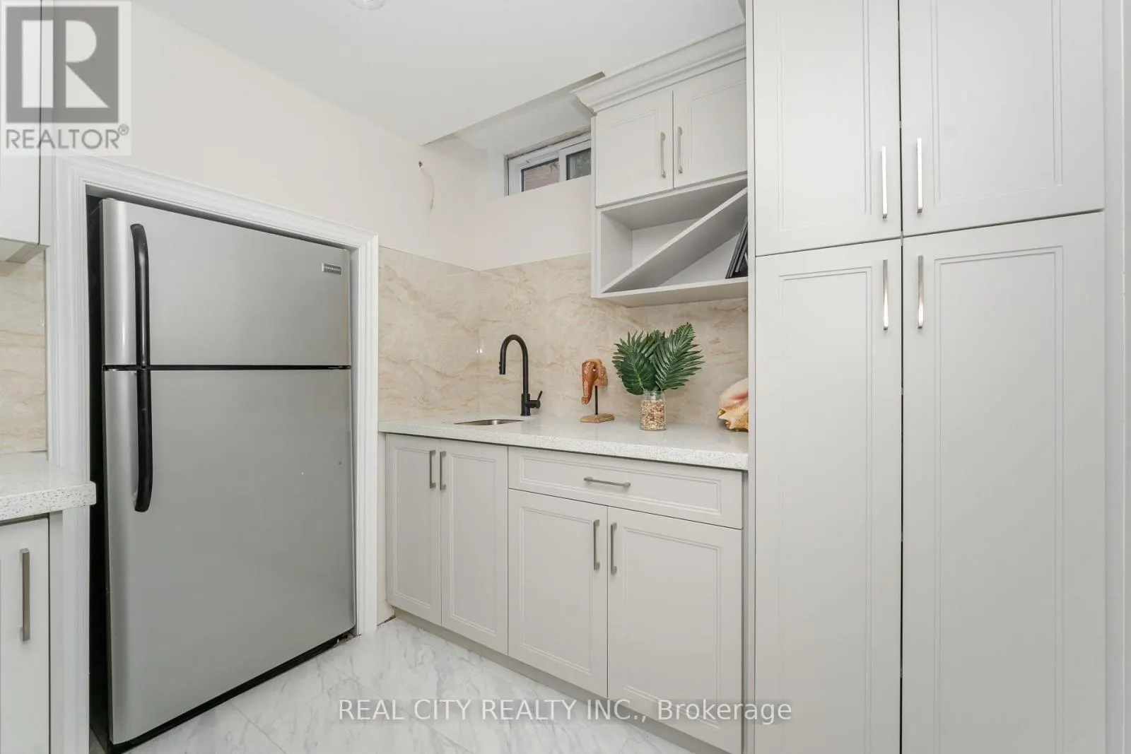 36 JEREMY PLACE