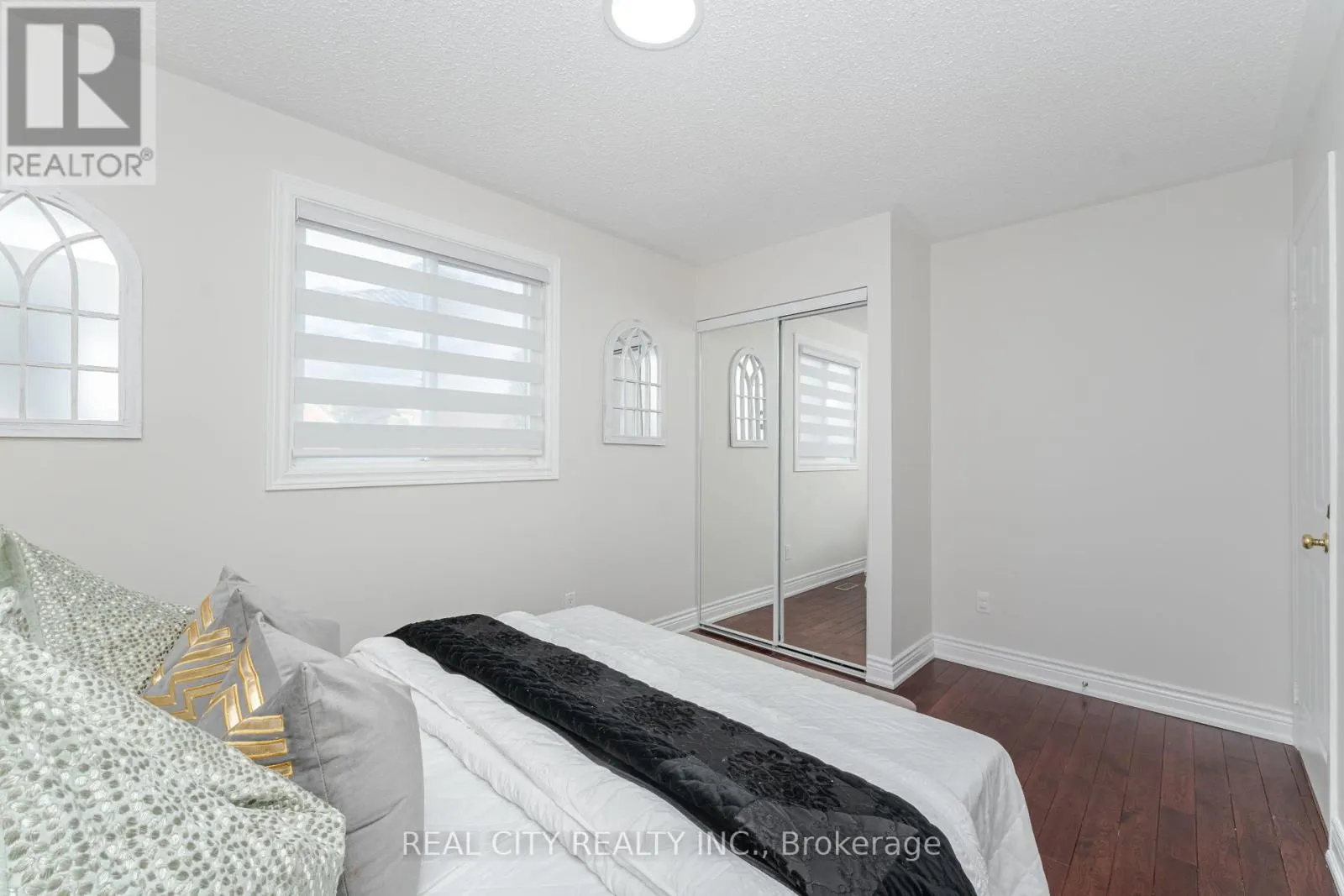 36 JEREMY PLACE