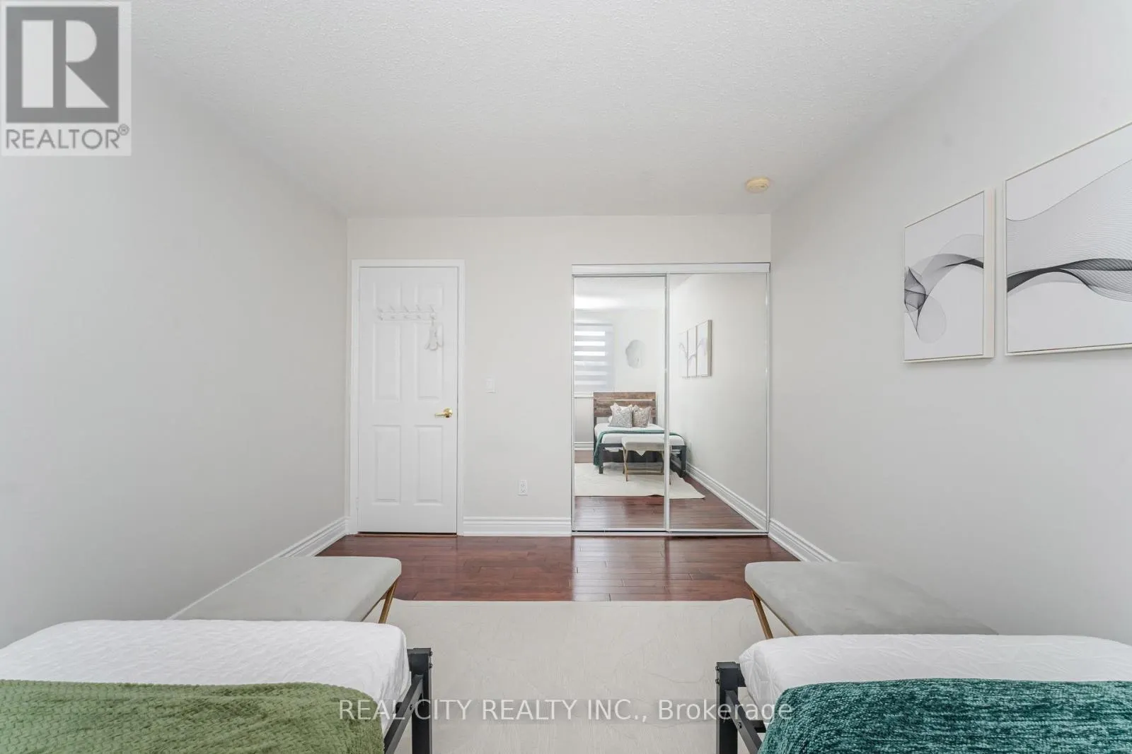 36 JEREMY PLACE
