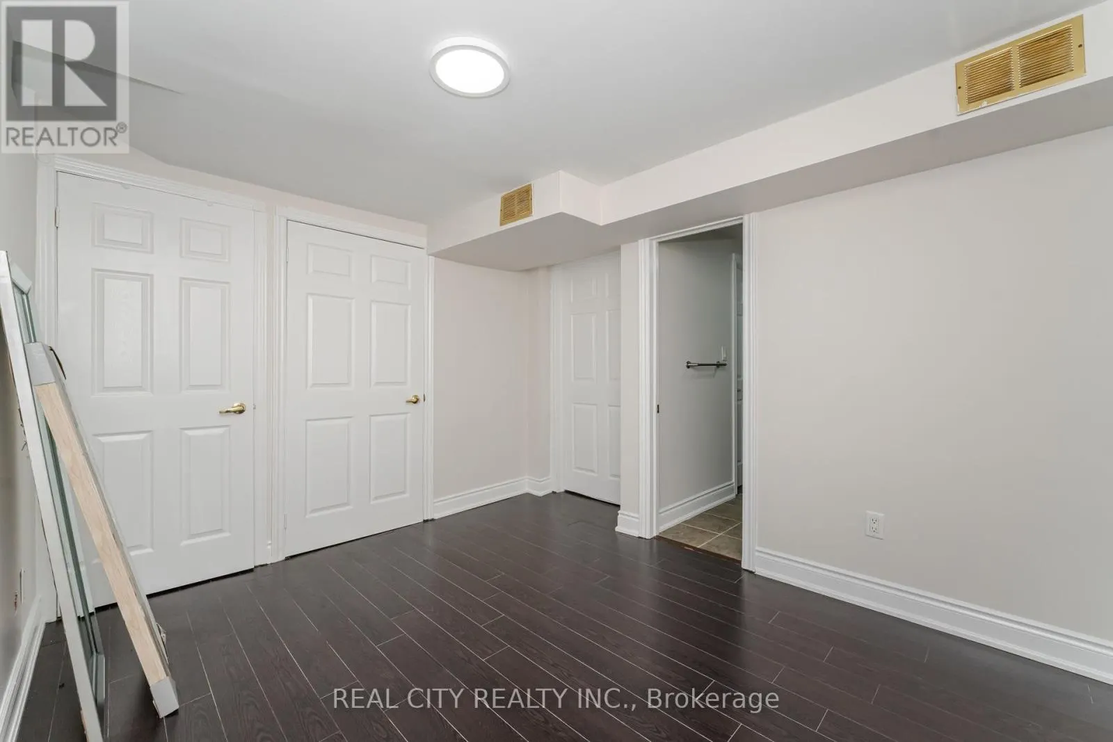 36 JEREMY PLACE