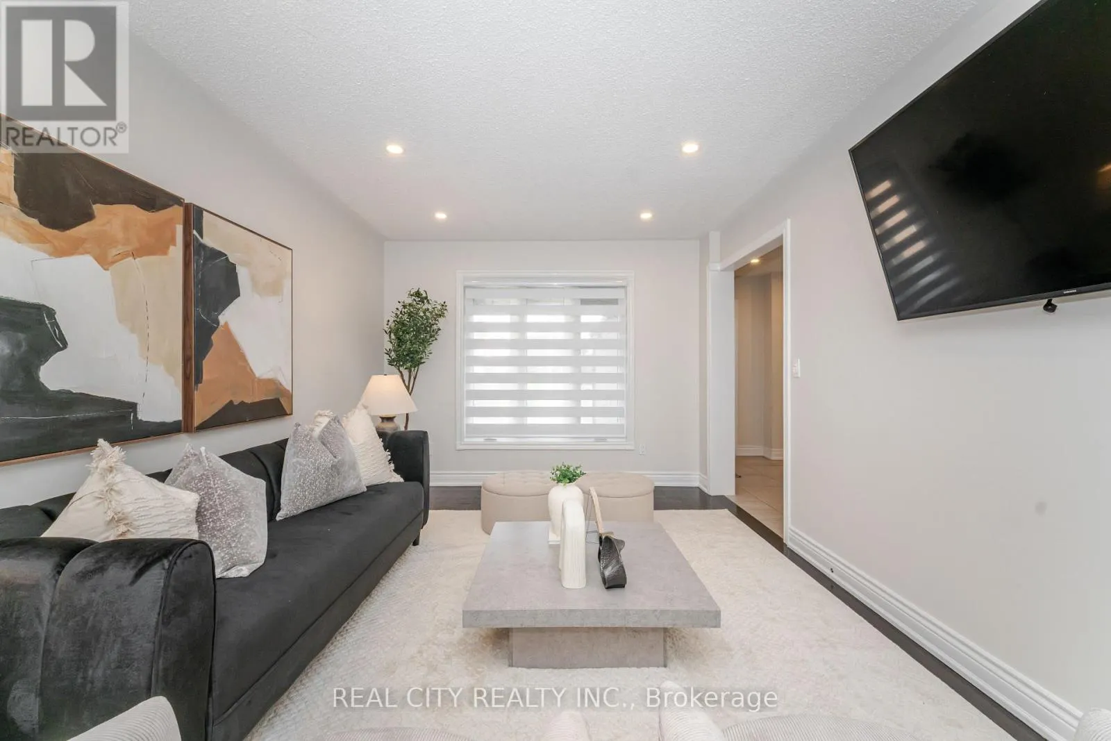 36 JEREMY PLACE