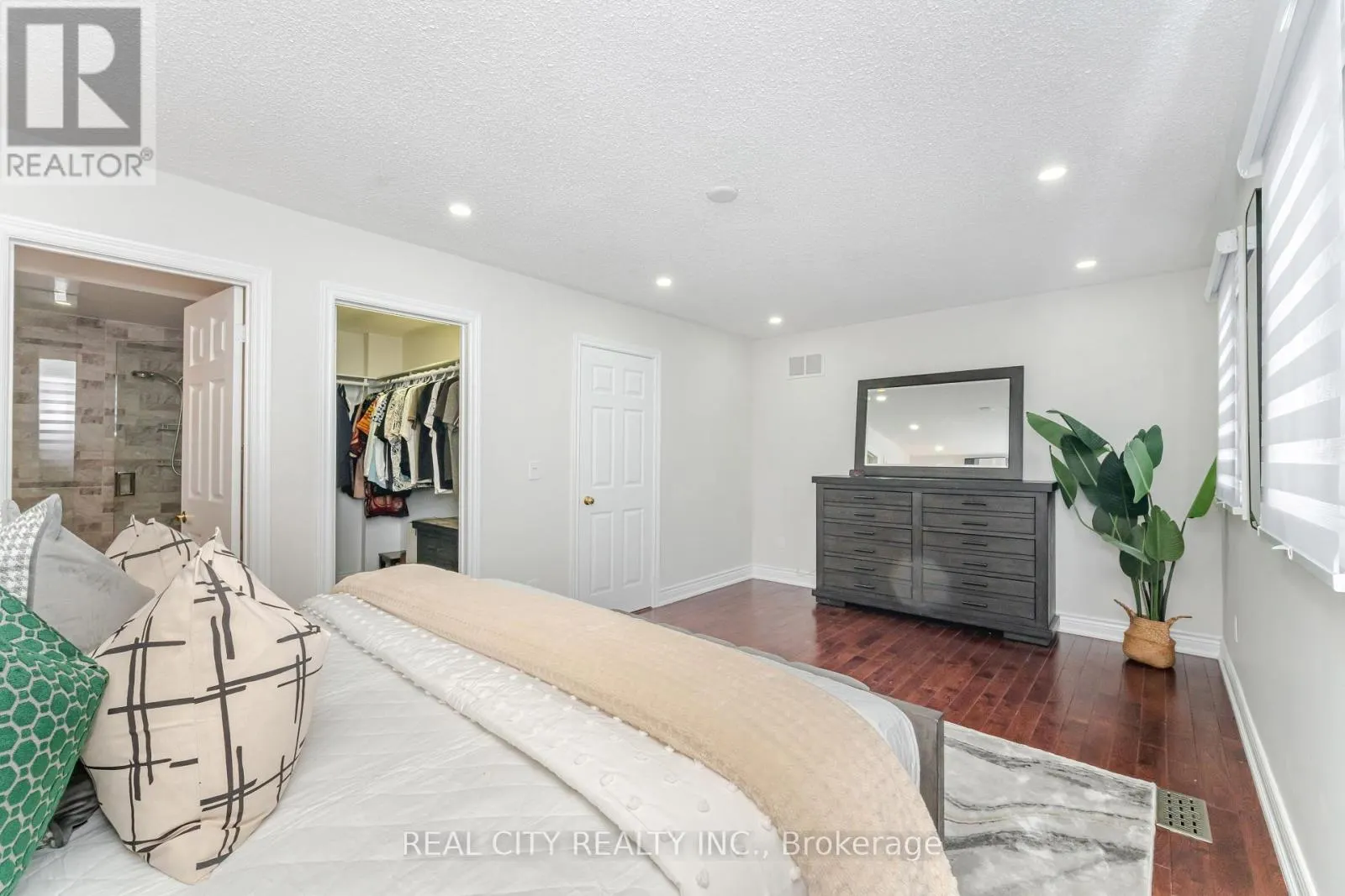 36 JEREMY PLACE