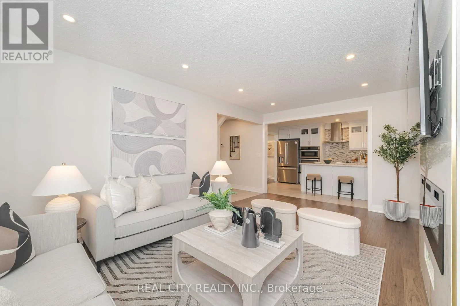 36 JEREMY PLACE