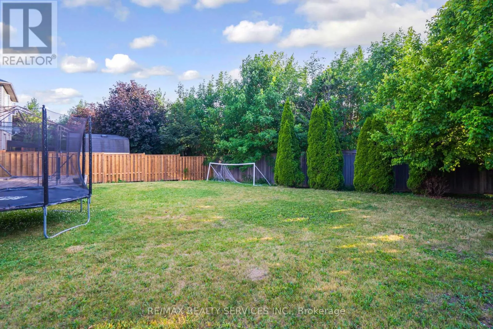 46 OAKMEADOW DRIVE