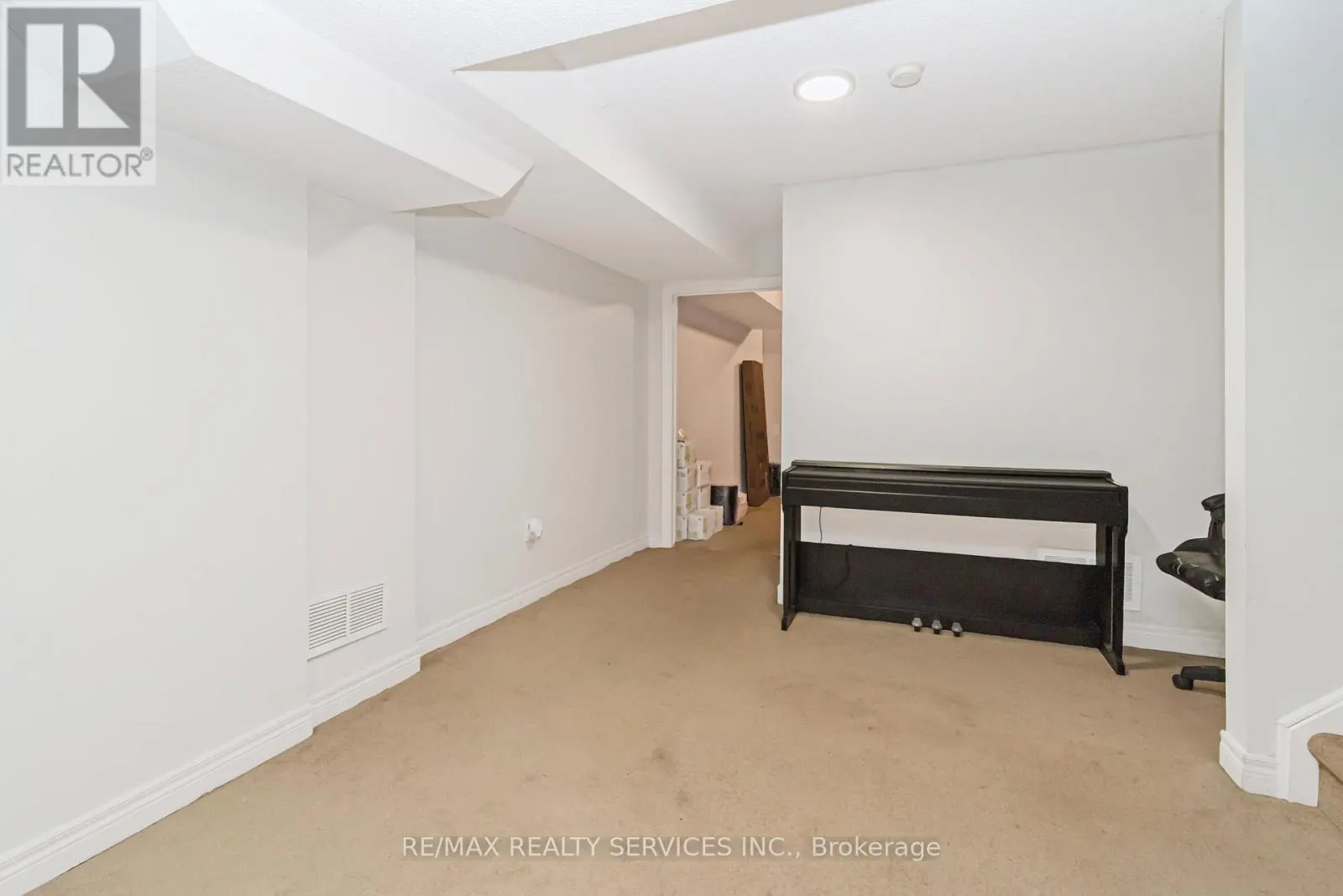 46 OAKMEADOW DRIVE