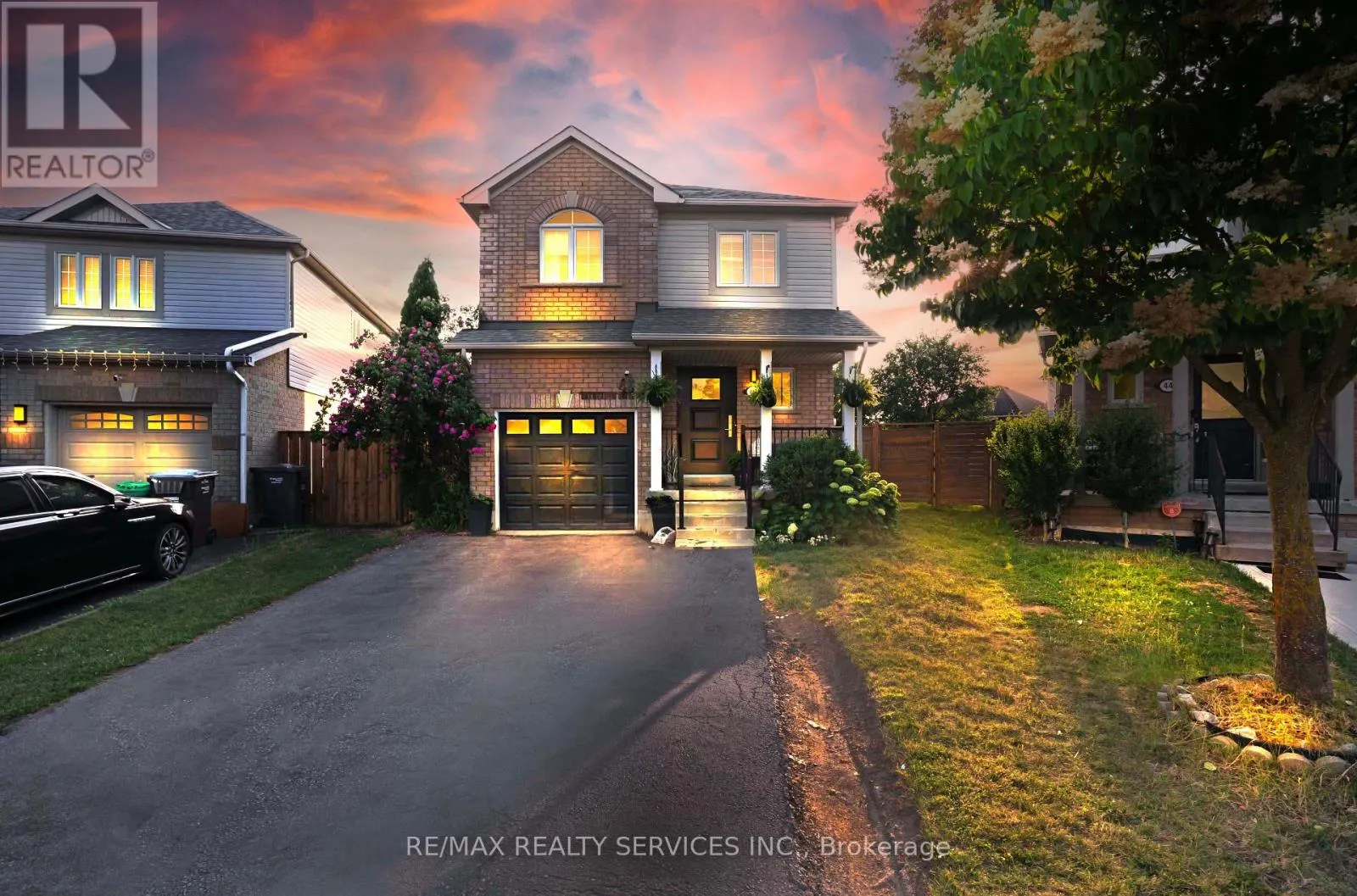 46 OAKMEADOW DRIVE