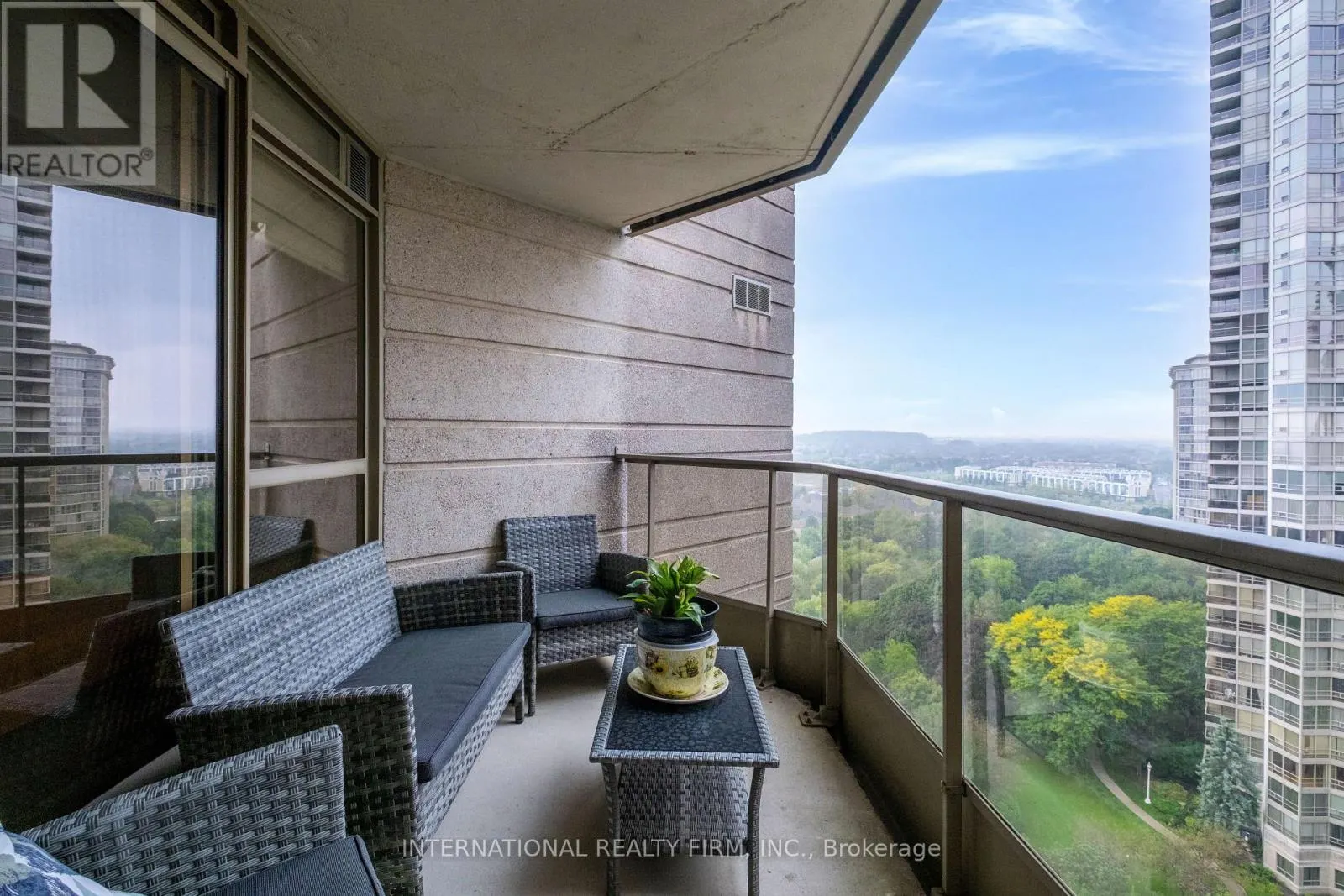 1706 - 55 KINGSBRIDGE GARDEN CIRCLE