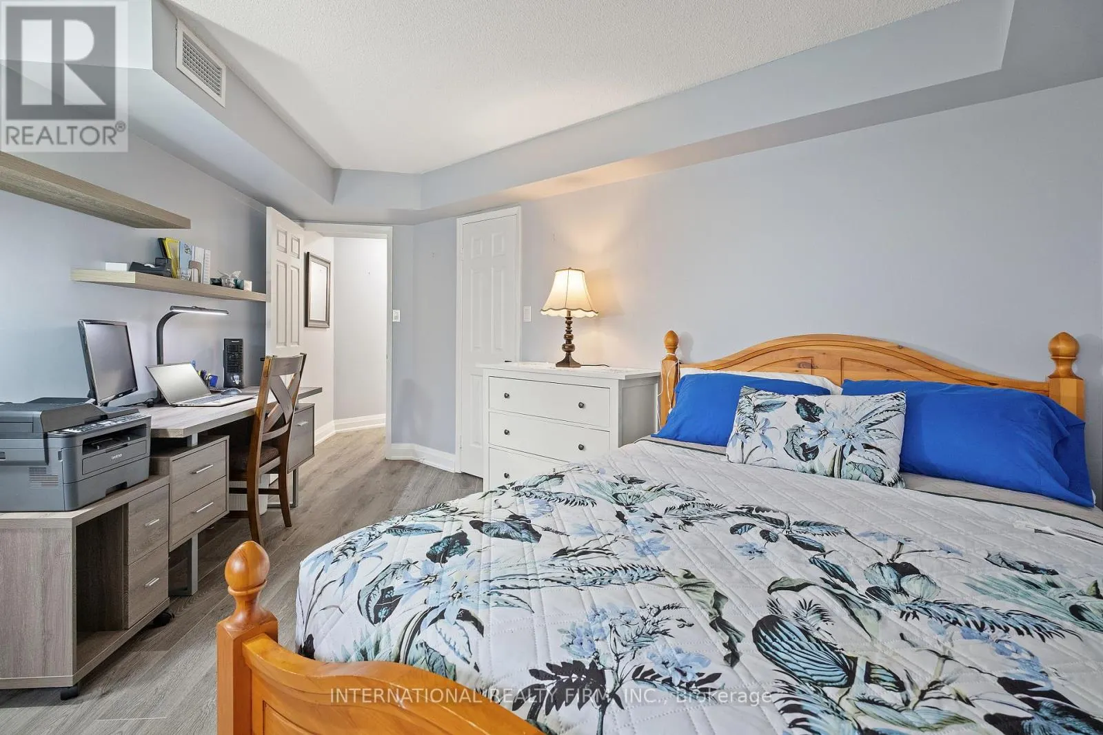 1706 - 55 KINGSBRIDGE GARDEN CIRCLE
