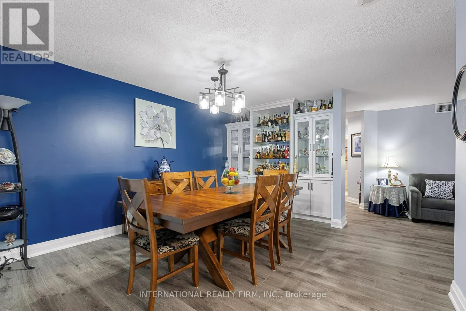 1706 - 55 KINGSBRIDGE GARDEN CIRCLE